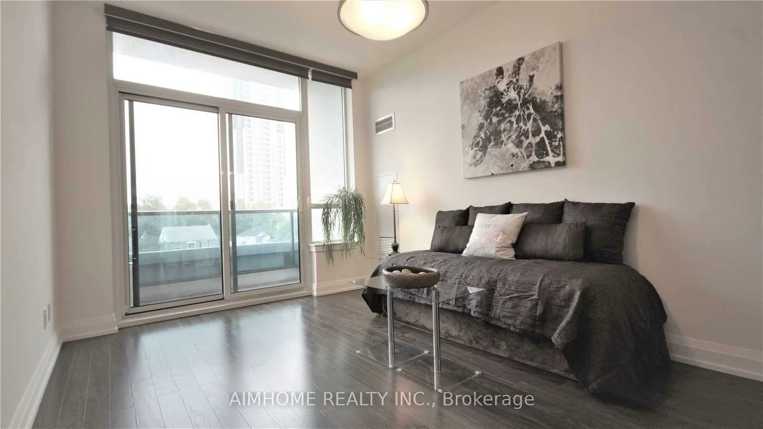 7165, Yonge, Thornhill, Markham