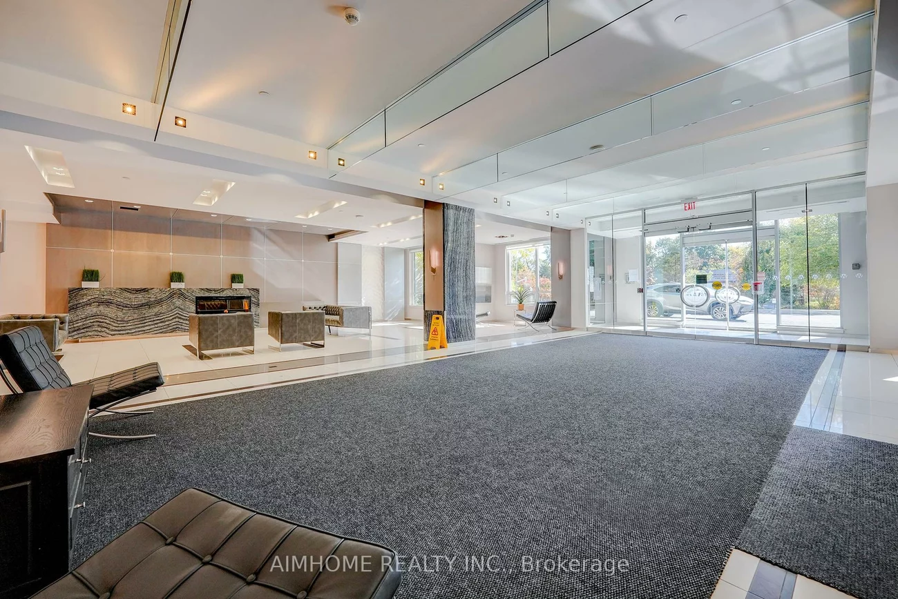 7165, Yonge, Thornhill, Markham