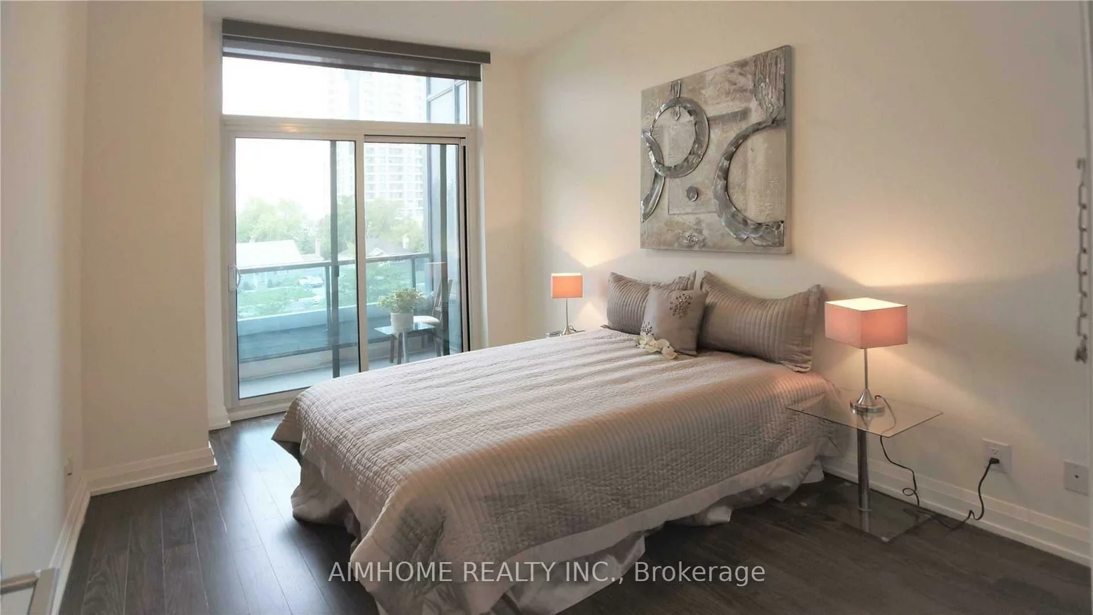 7165, Yonge, Thornhill, Markham