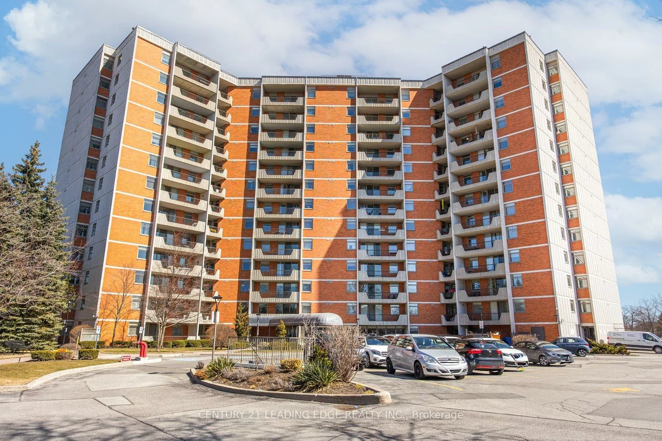 7811, Yonge, Thornhill, Markham