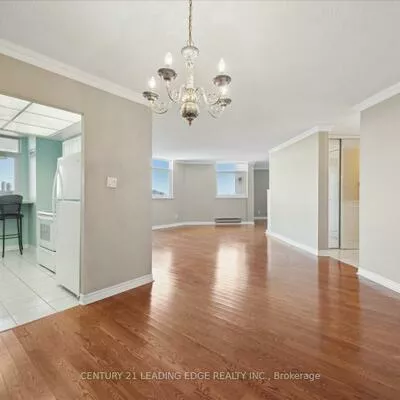 7811, Yonge, Thornhill, Markham