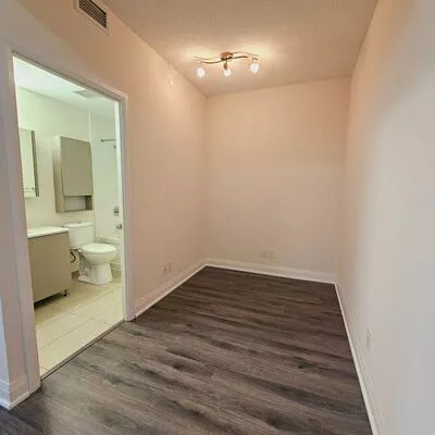 28, Uptown, Unionville, Markham