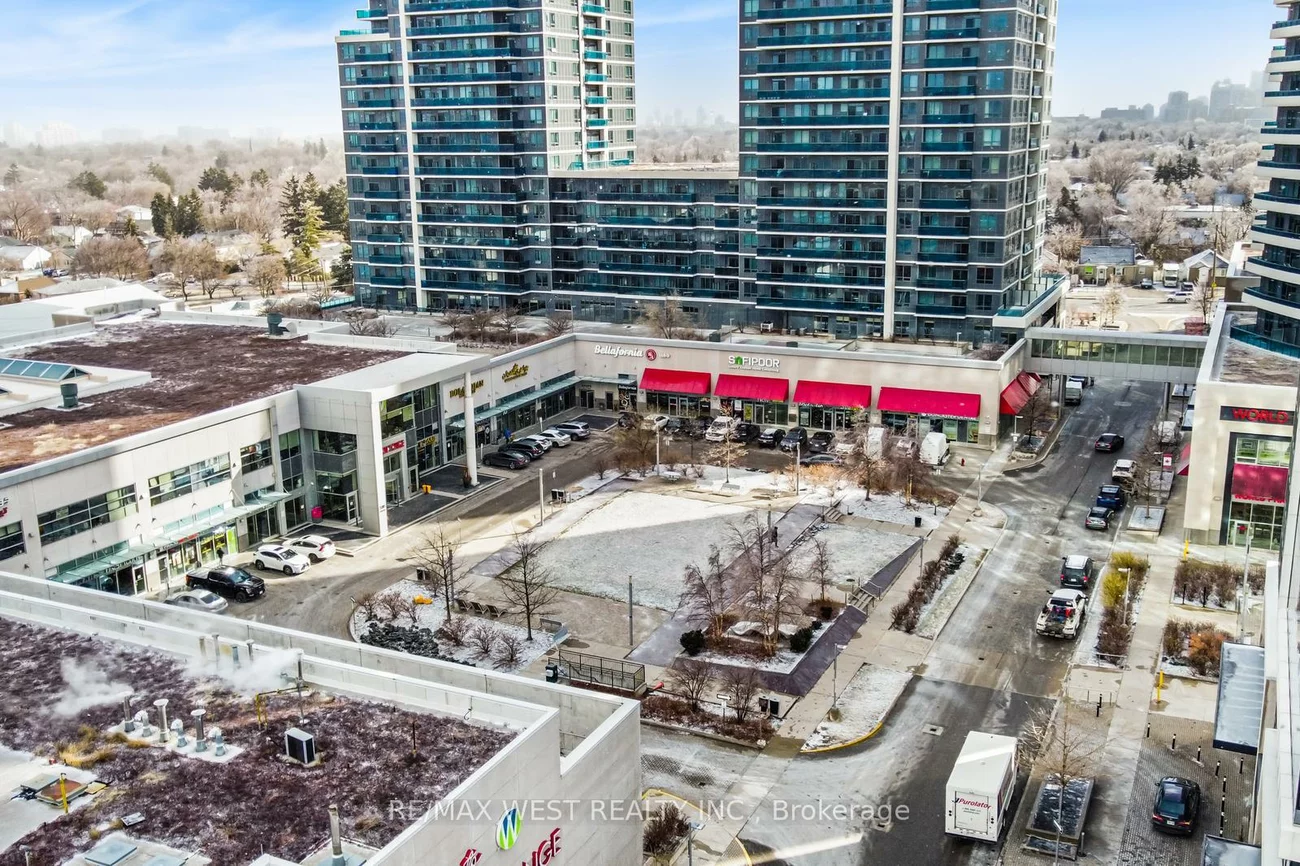 7161, YONGE, Thornhill, Markham