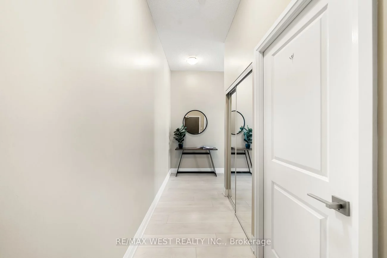 7161, YONGE, Thornhill, Markham