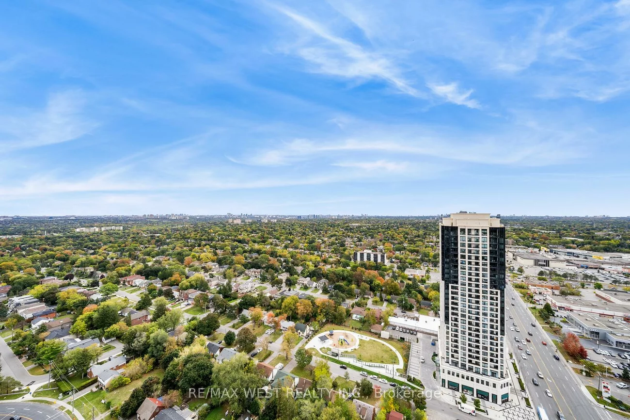 7161, YONGE, Thornhill, Markham