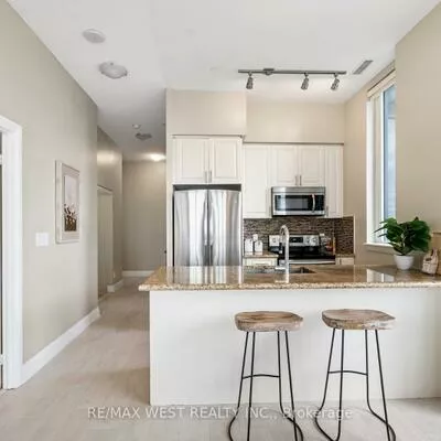 7161, YONGE, Thornhill, Markham