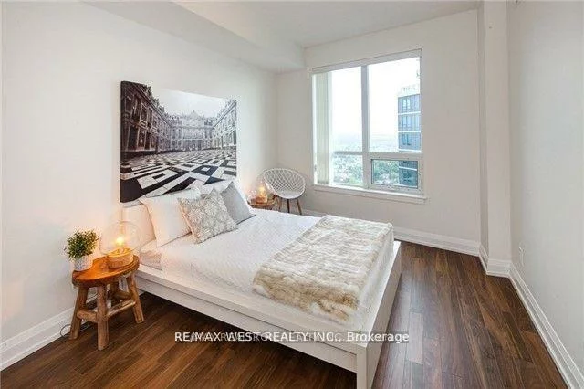 7161, Yonge, Thornhill, Markham