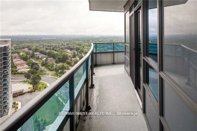 7161, Yonge, Thornhill, Markham