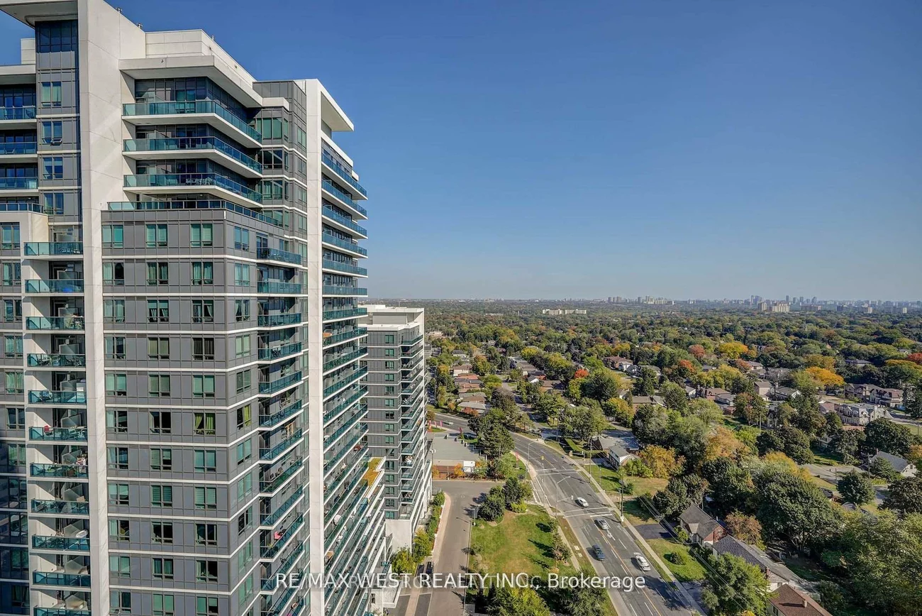 7161, Yonge, Thornhill, Markham