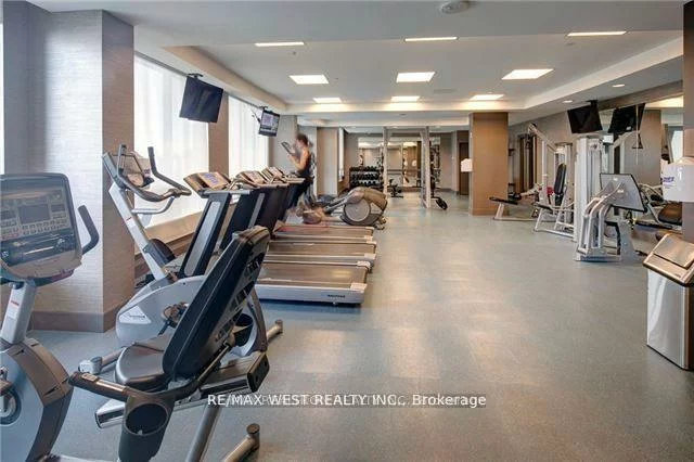 7161, Yonge, Thornhill, Markham