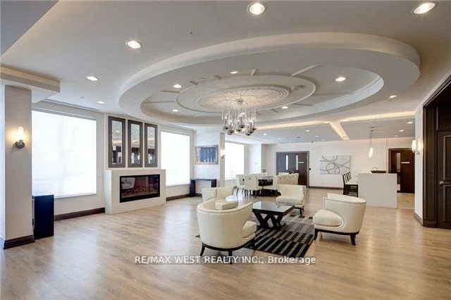 7161, Yonge, Thornhill, Markham