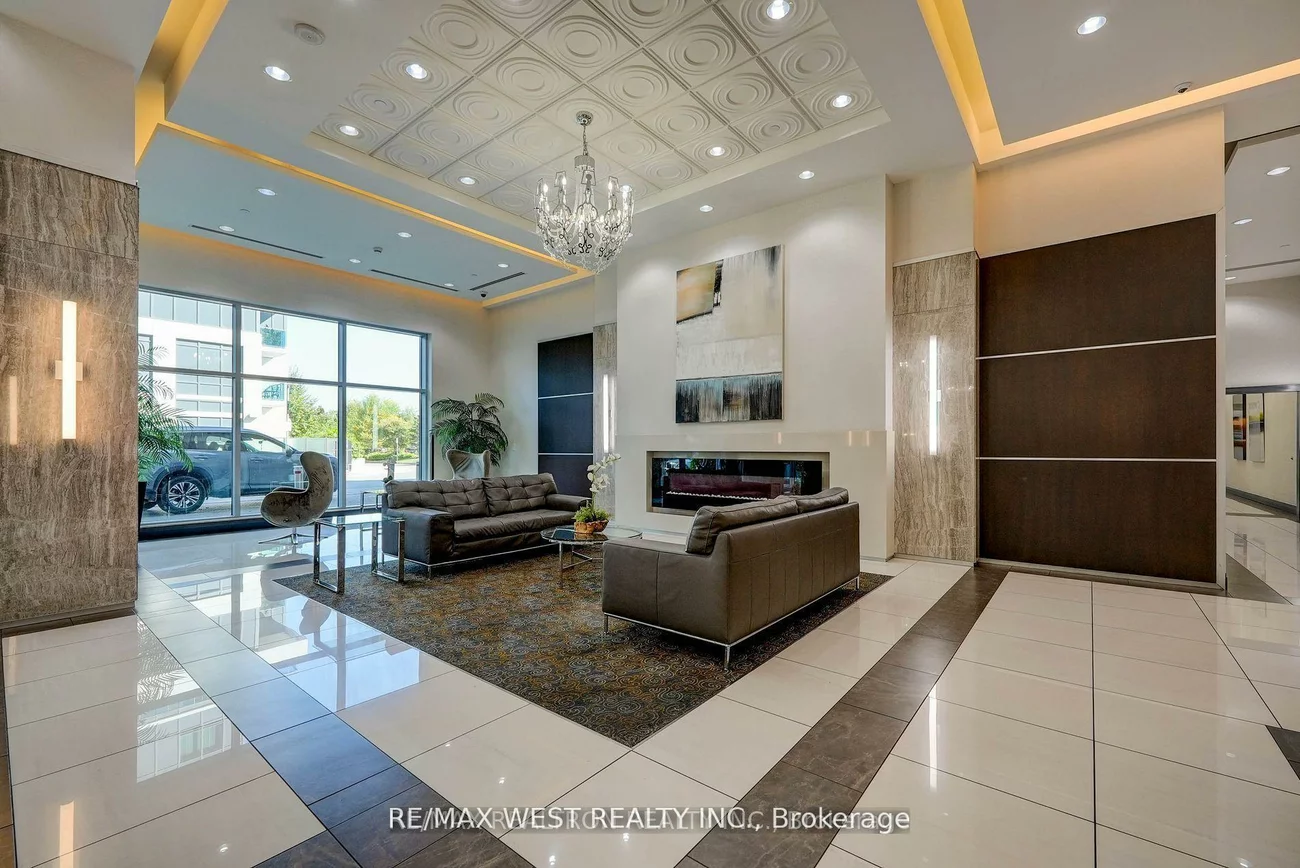 7161, Yonge, Thornhill, Markham