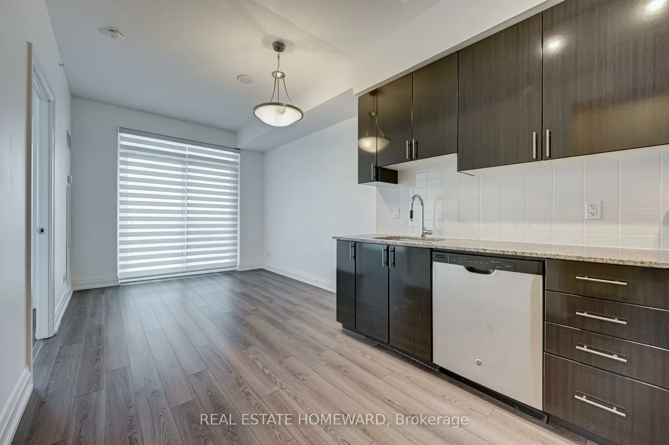 7165, Yonge, Thornhill, Markham