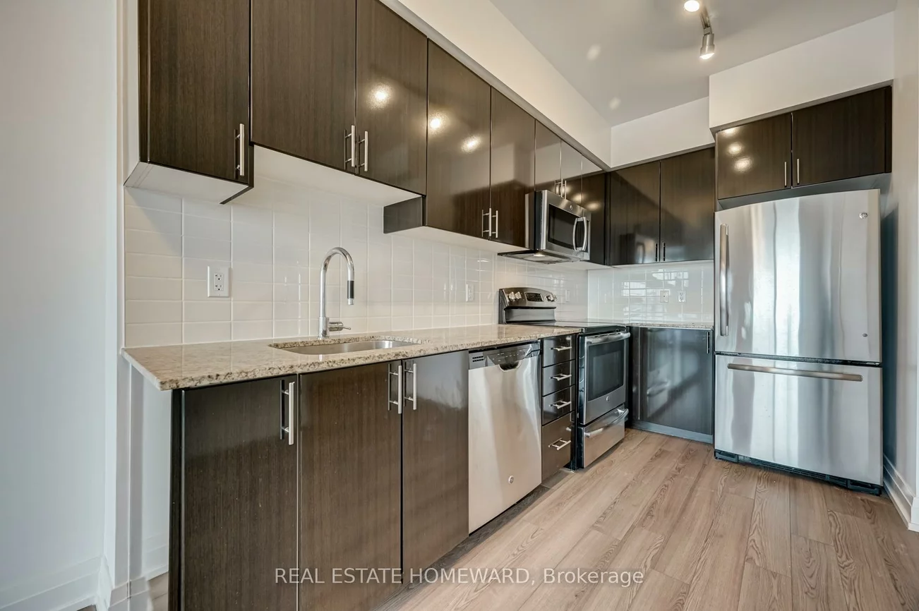 7165, Yonge, Thornhill, Markham