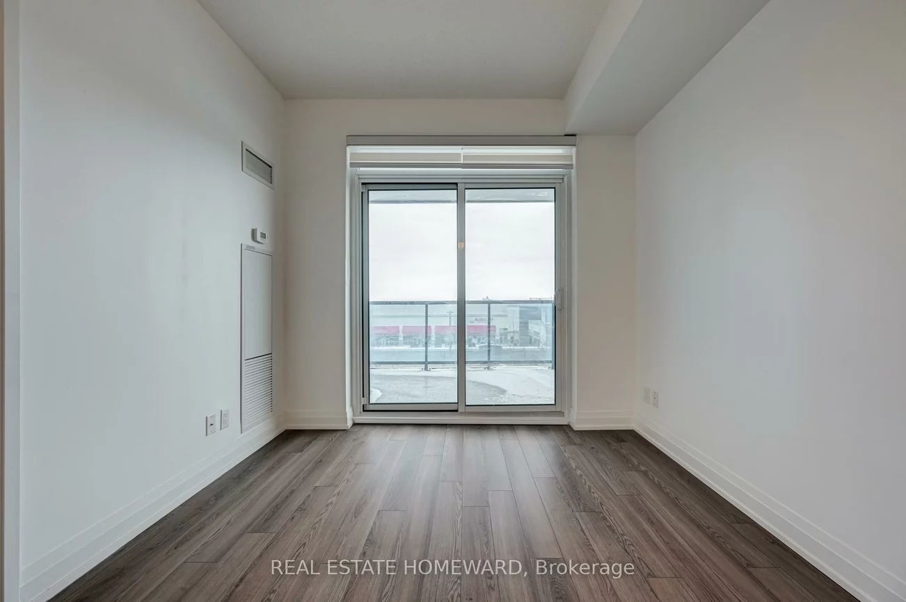 7165, Yonge, Thornhill, Markham