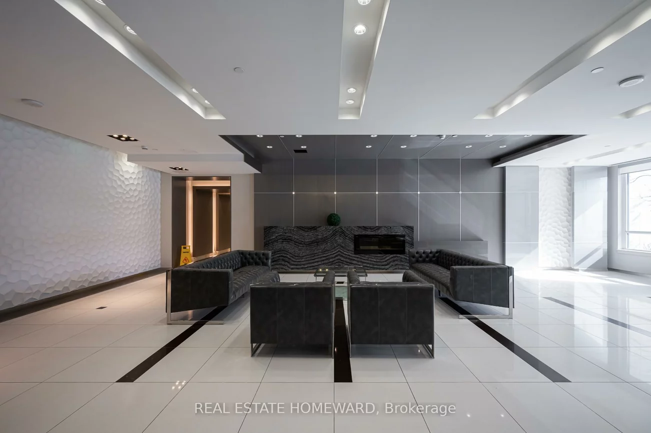 7165, Yonge, Thornhill, Markham