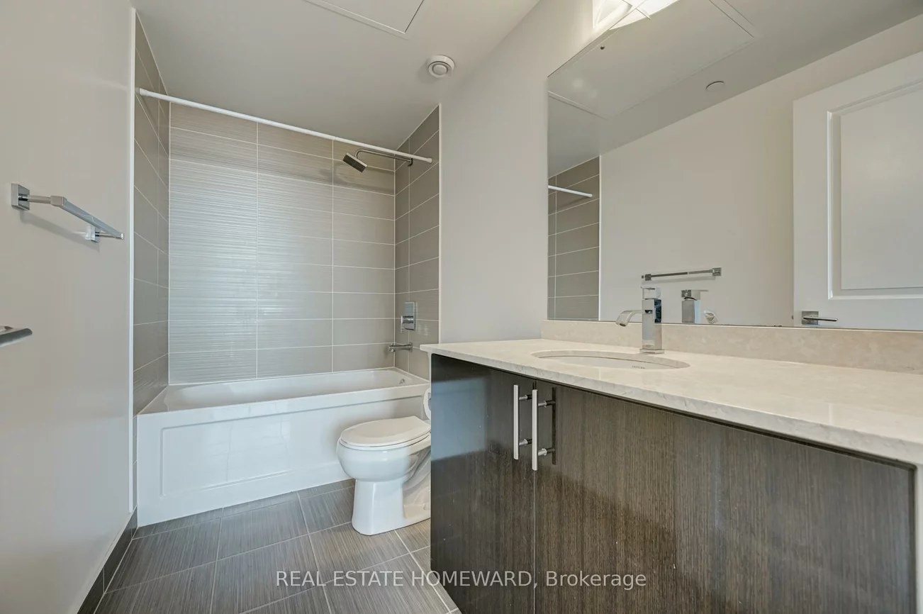 7165, Yonge, Thornhill, Markham