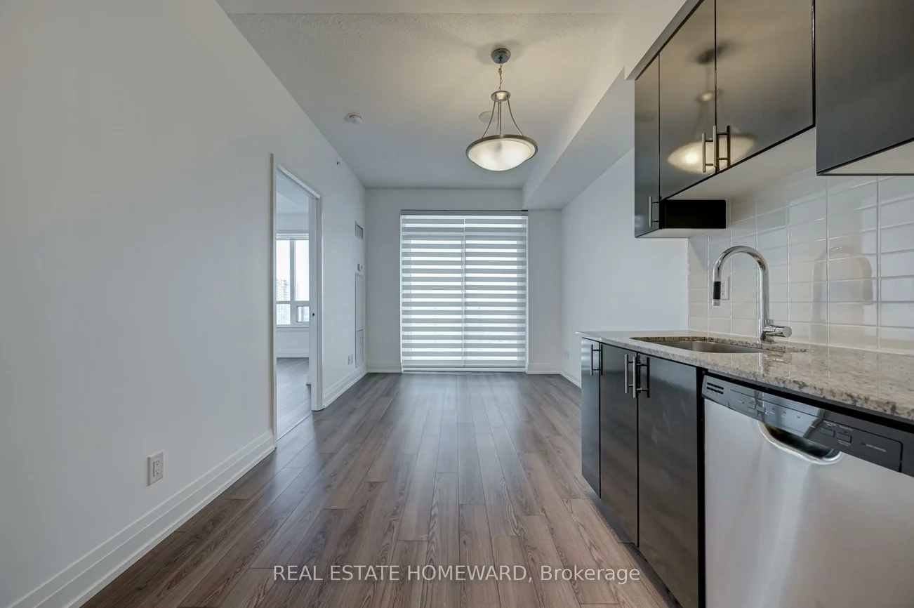 7165, Yonge, Thornhill, Markham