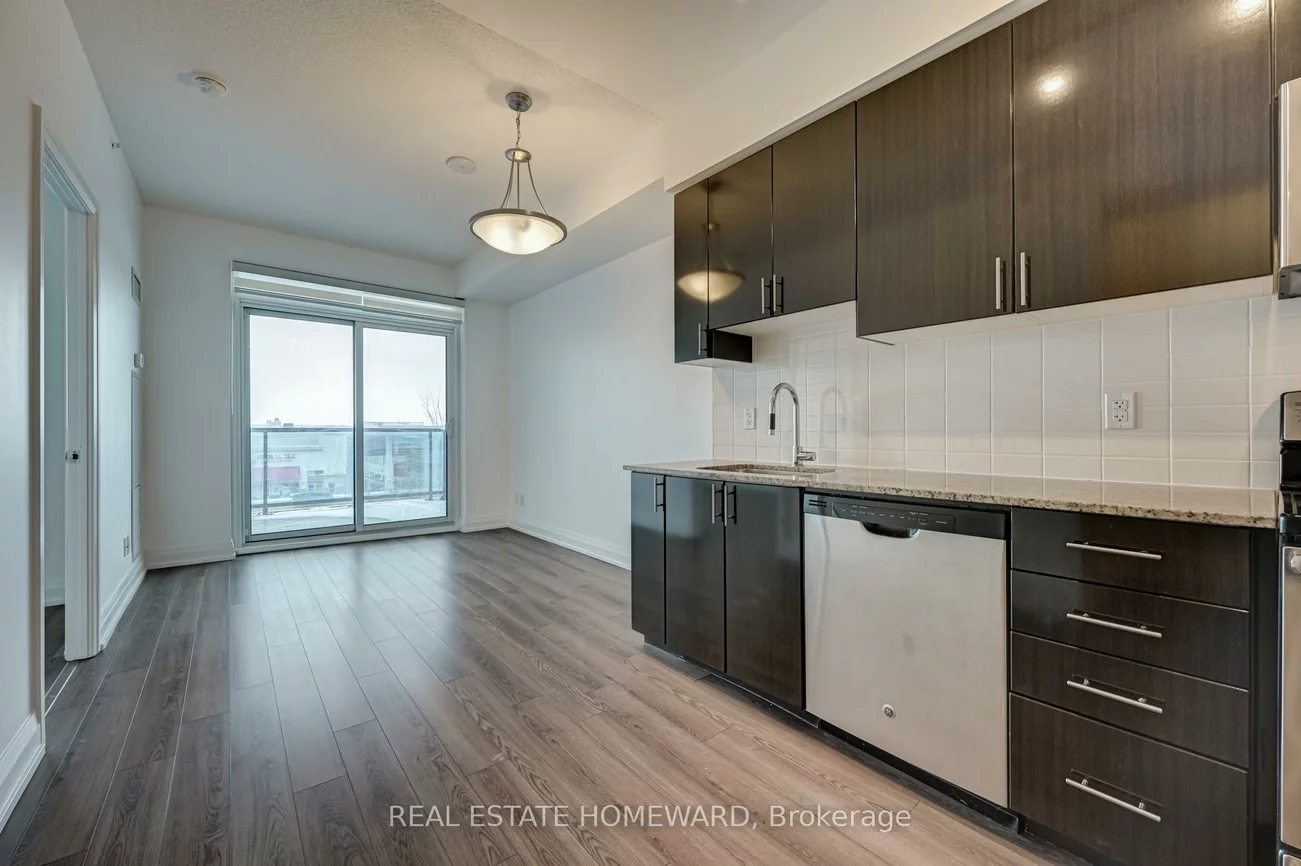7165, Yonge, Thornhill, Markham