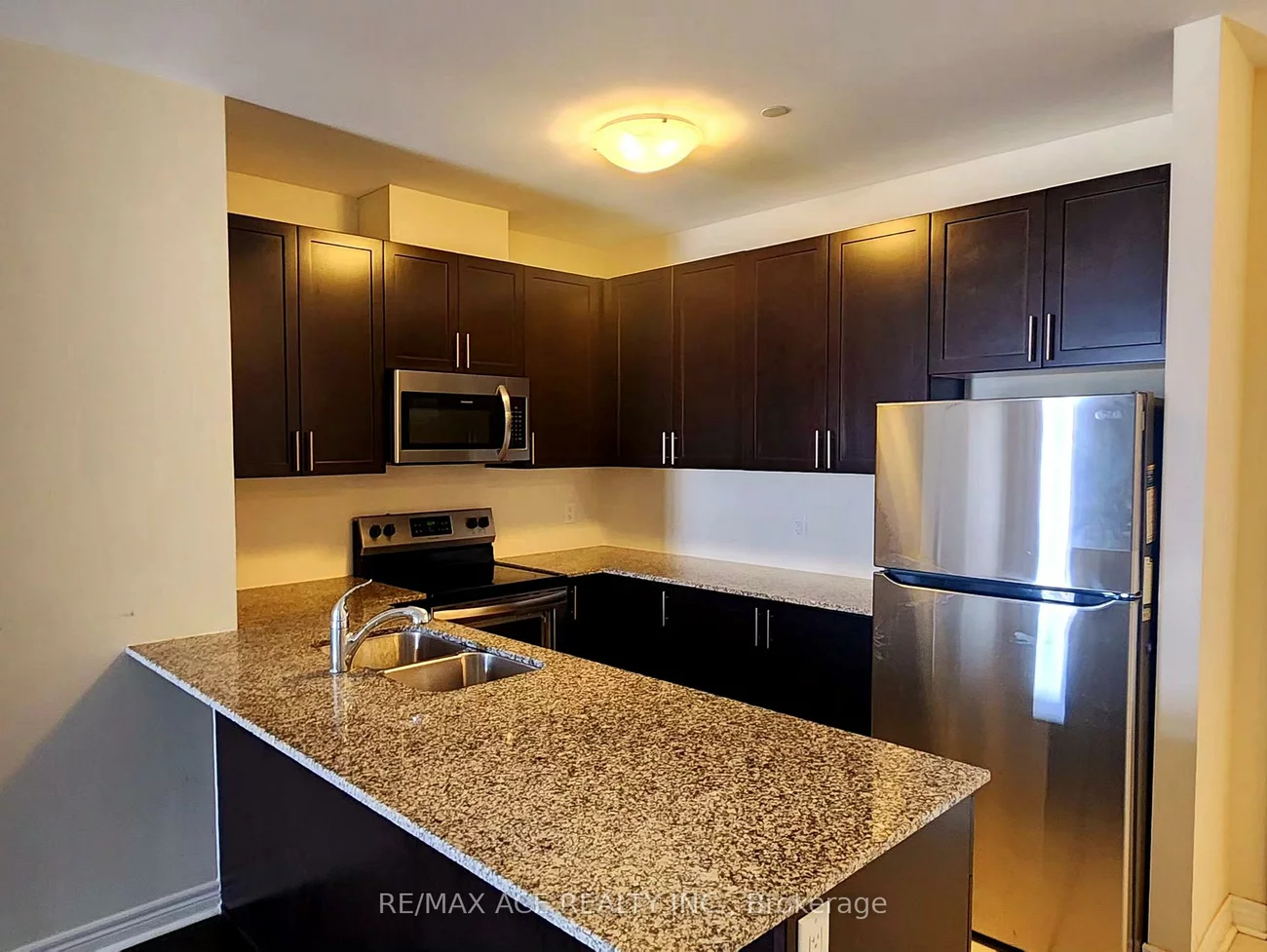 7325, Markham, Cedarwood, Markham