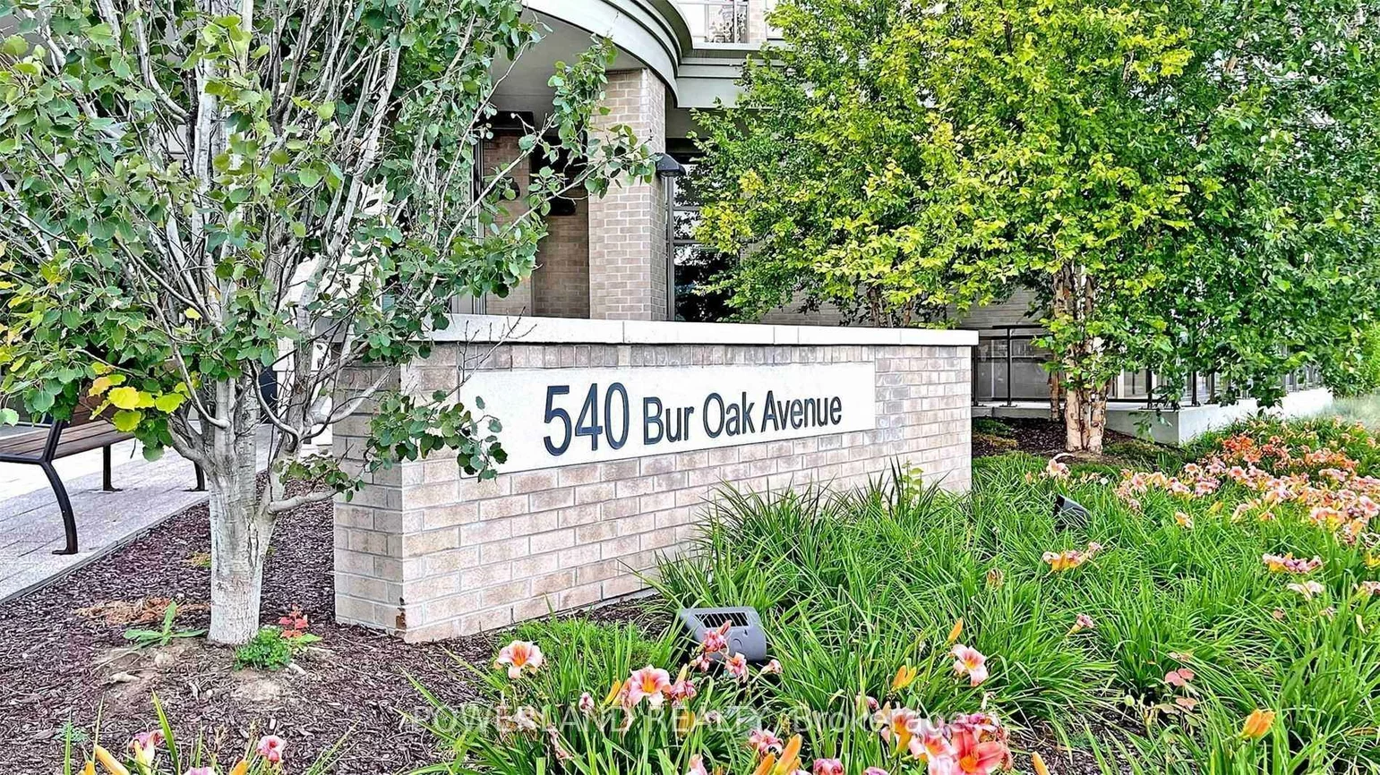540, Bur Oak, Berczy, Markham