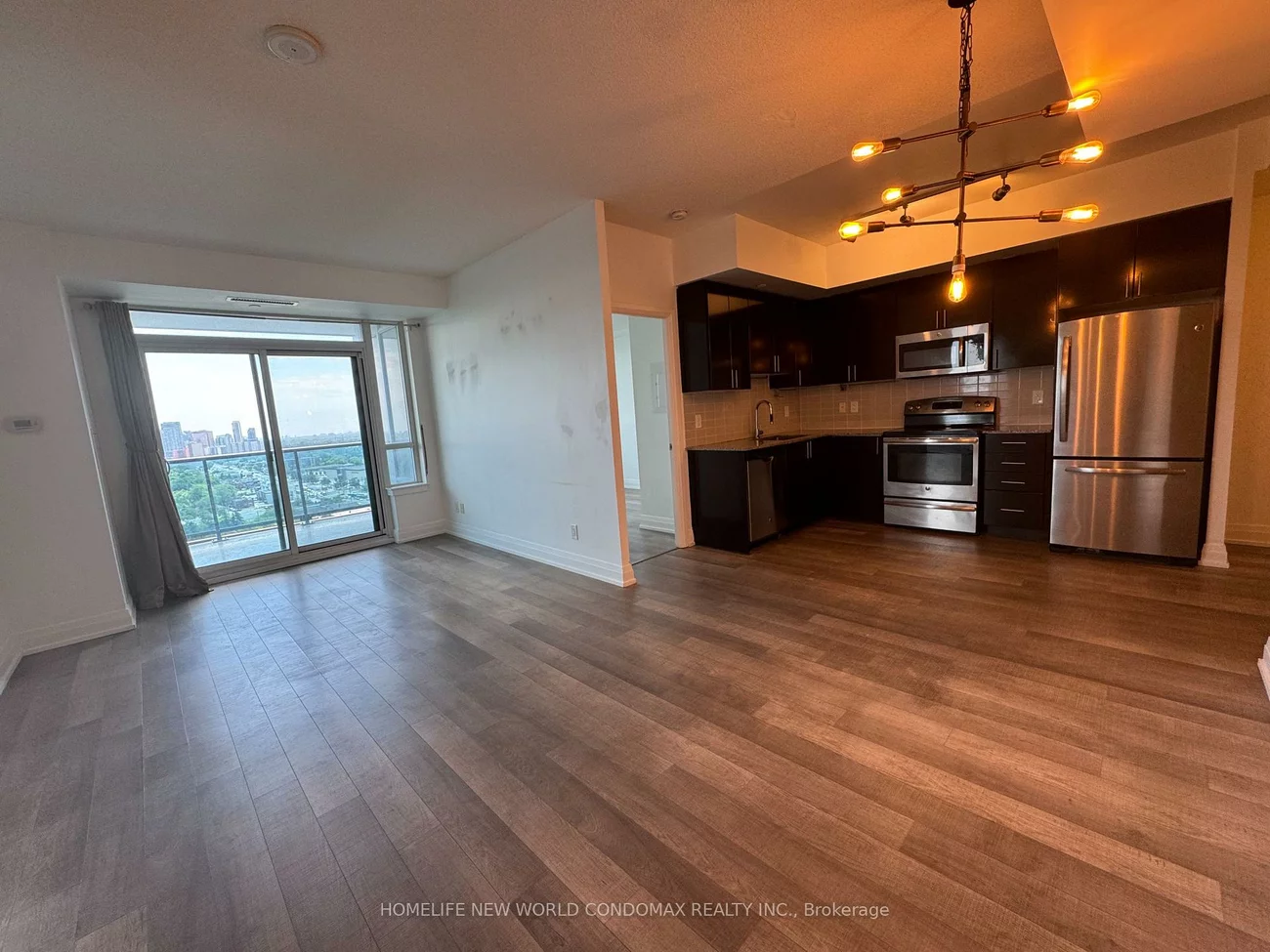 7165, Yonge, Grandview, Markham