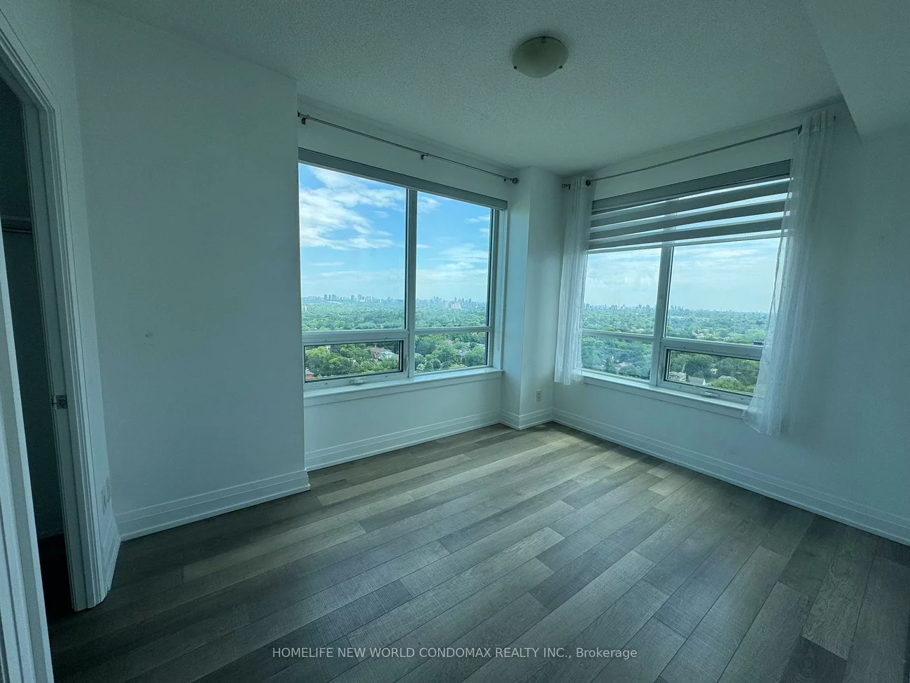 7165, Yonge, Grandview, Markham