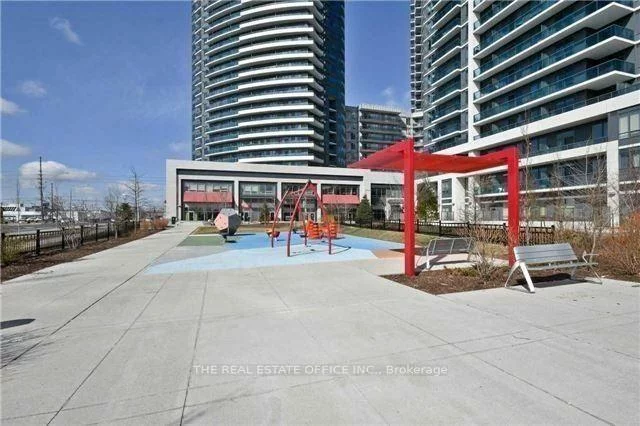 7165, Yonge, Grandview, Markham