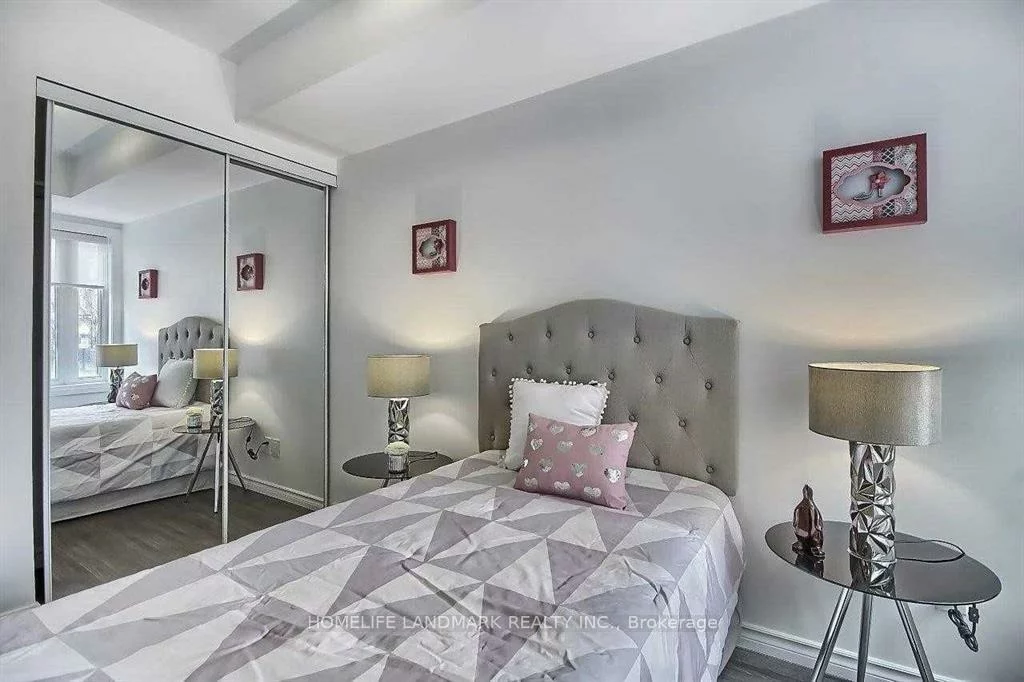 318, John, Aileen-Willowbrook, Markham