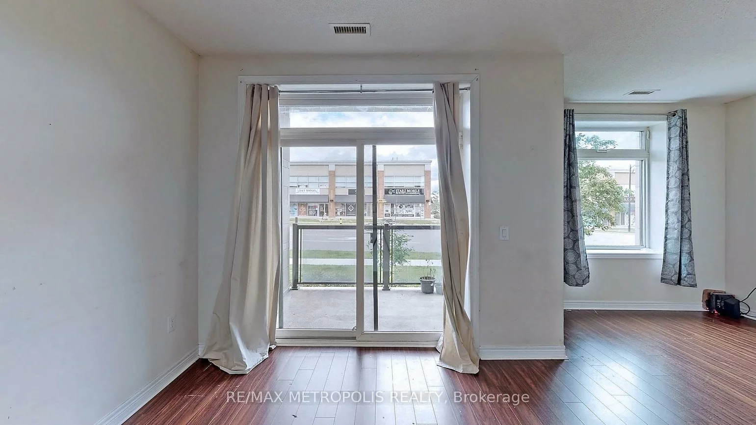 7325, Markham, Cedarwood, Markham