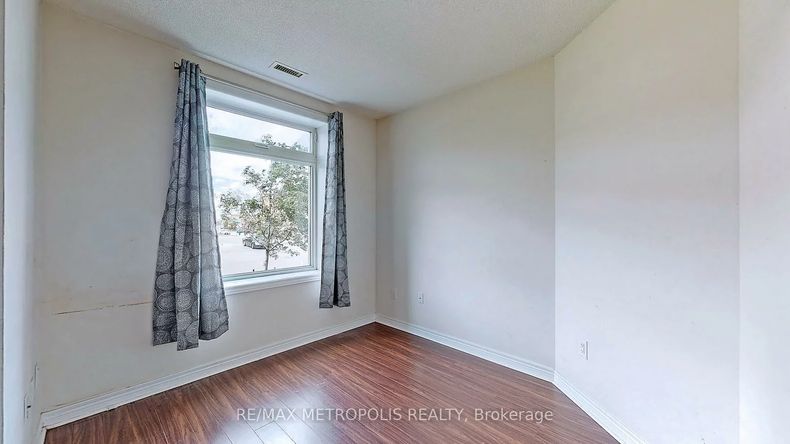 7325, Markham, Cedarwood, Markham