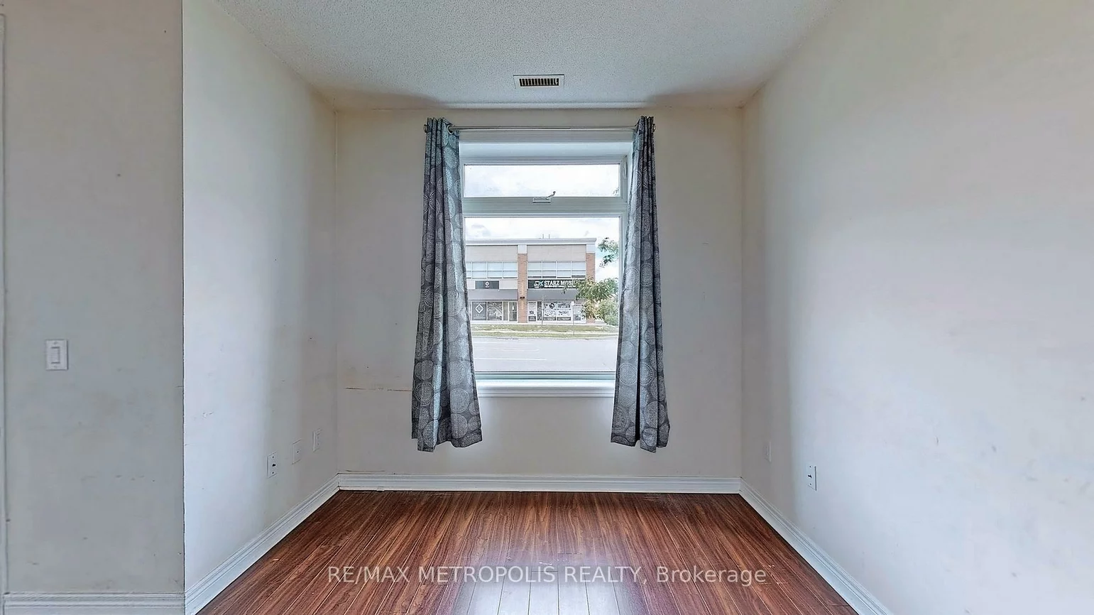 7325, Markham, Cedarwood, Markham