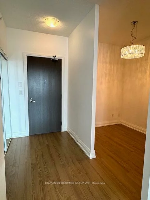 7161, Yonge, Thornhill, Markham