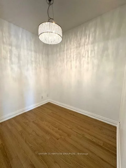7161, Yonge, Thornhill, Markham