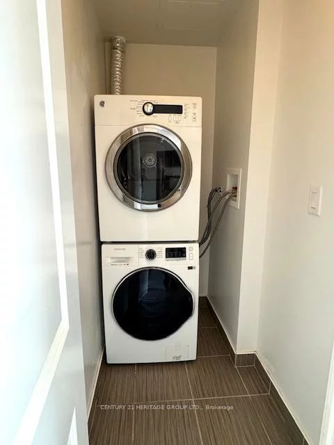 7161, Yonge, Thornhill, Markham