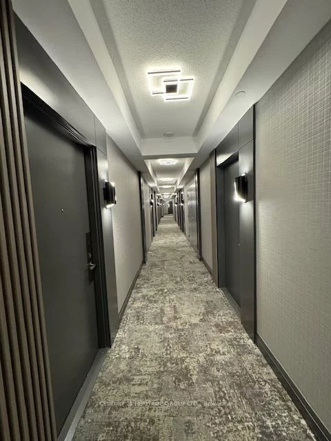 7161, Yonge, Thornhill, Markham