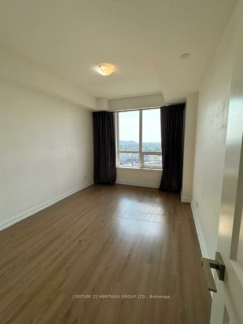 7161, Yonge, Thornhill, Markham