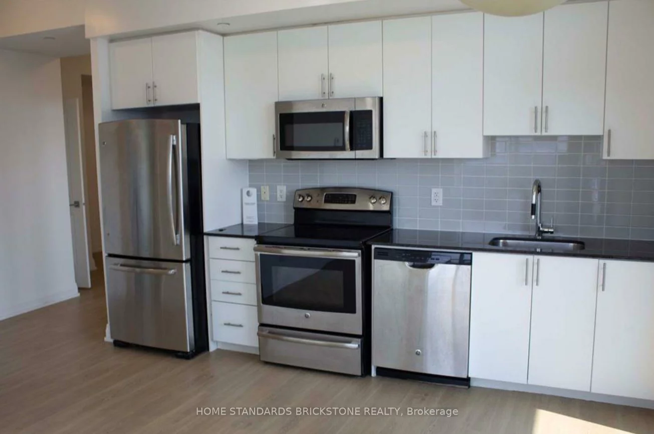 7165, Yonge, Grandview, Markham