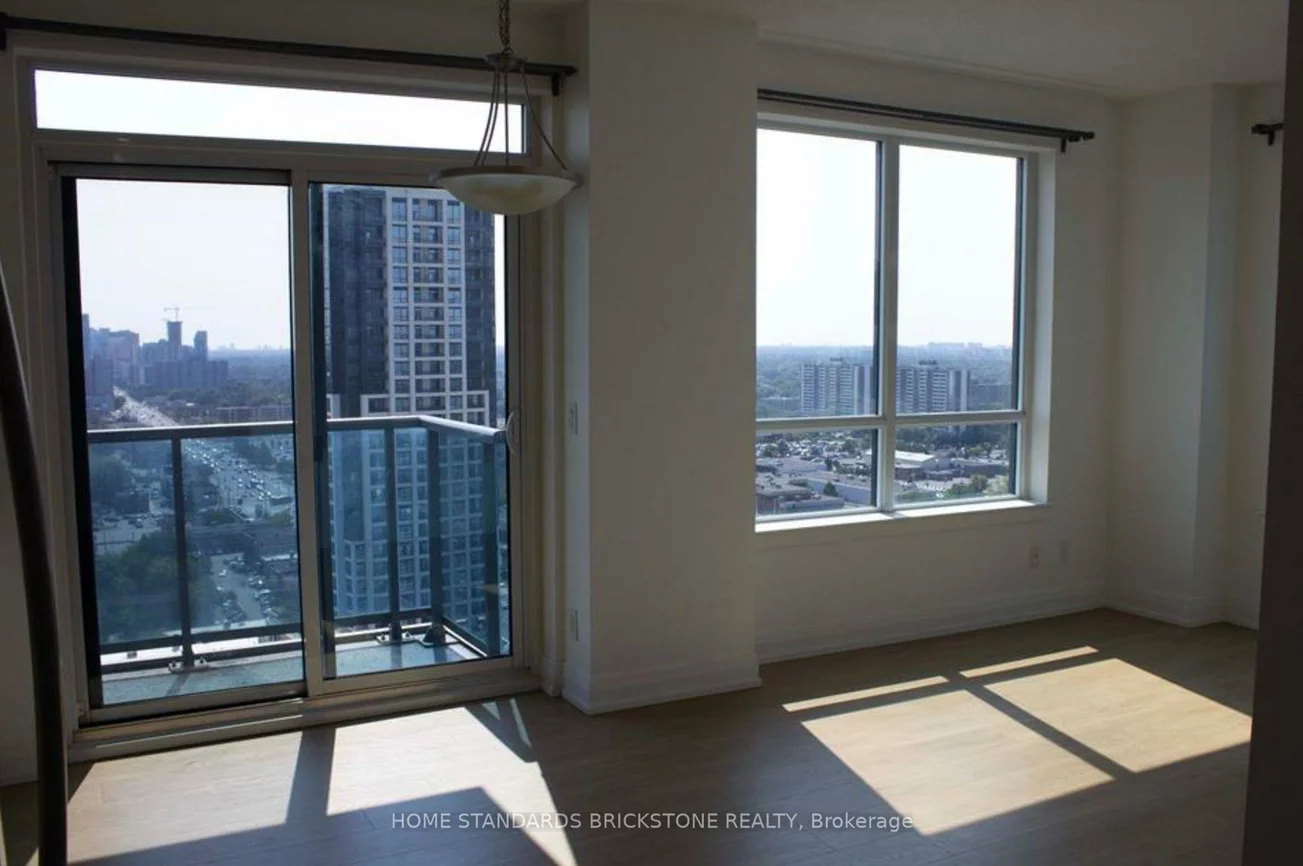 7165, Yonge, Grandview, Markham