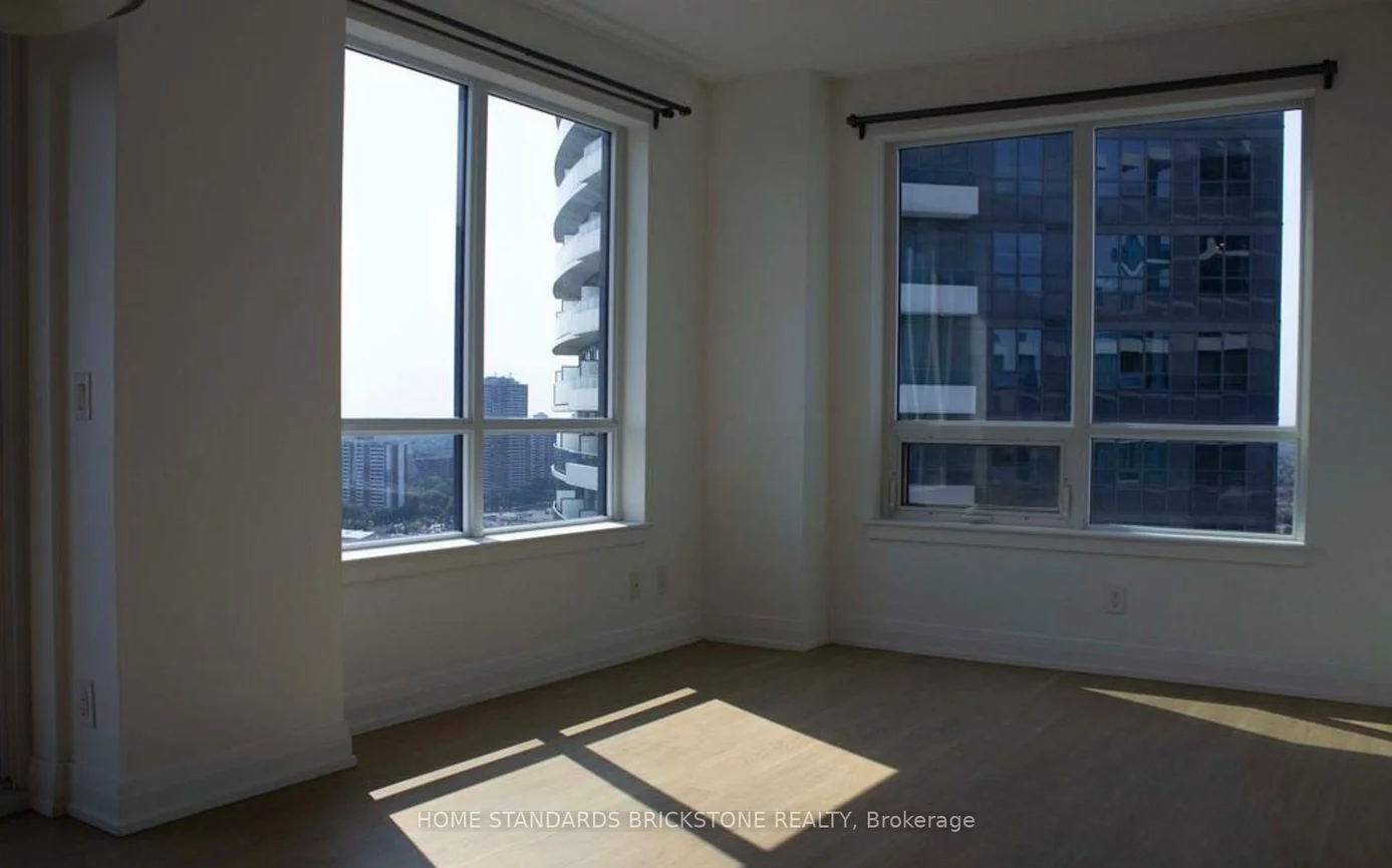 7165, Yonge, Grandview, Markham