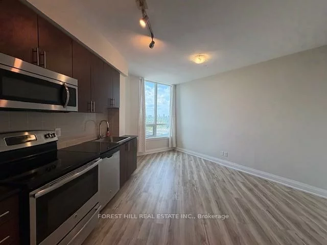 7161, Yonge, Grandview, Markham