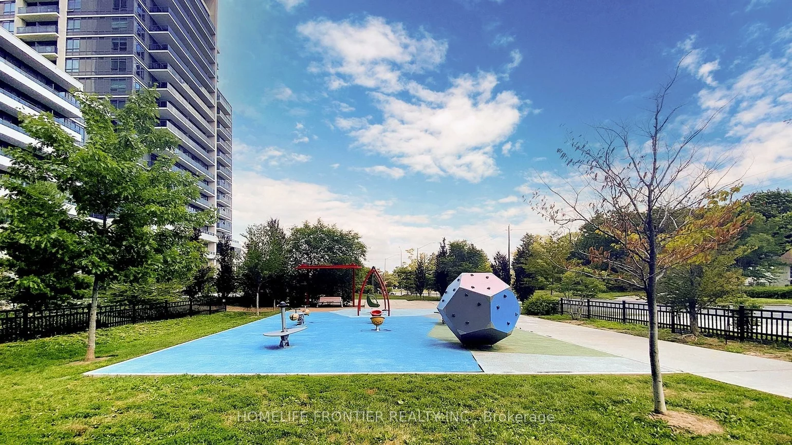 7171, Yonge, Grandview, Markham