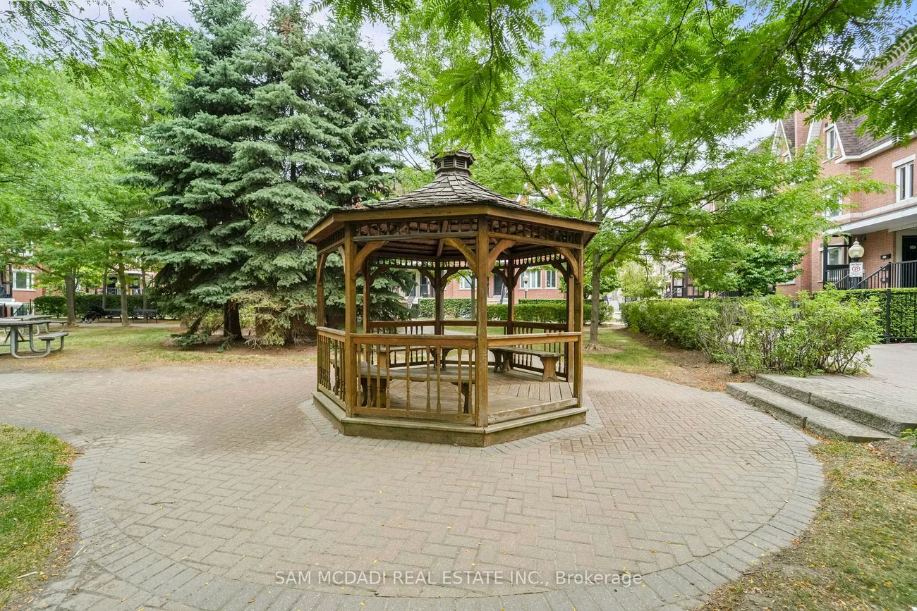 310, John, Aileen-Willowbrook, Markham