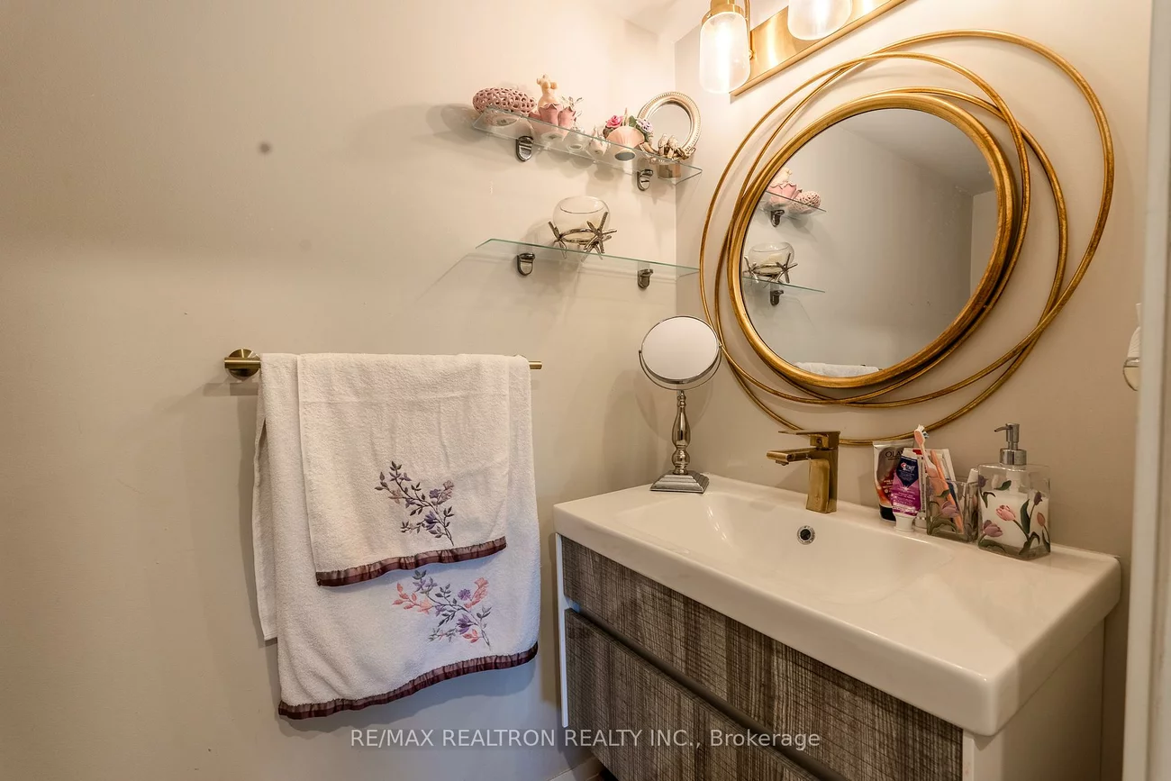 60, Inverlochy, Royal Orchard, Markham