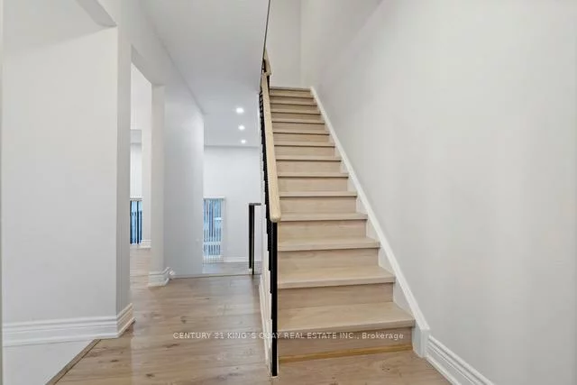 37, New Port, Thornhill, Markham