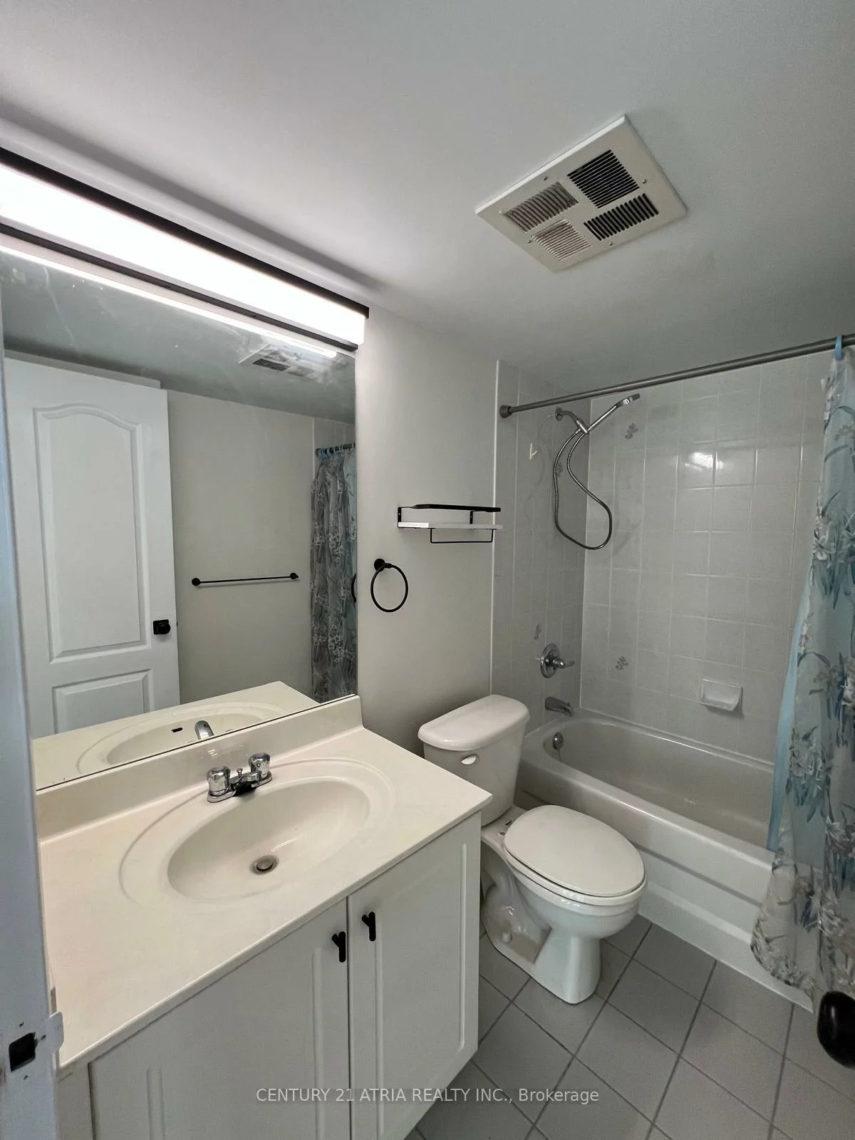 135, Pond, Commerce Valley, Markham