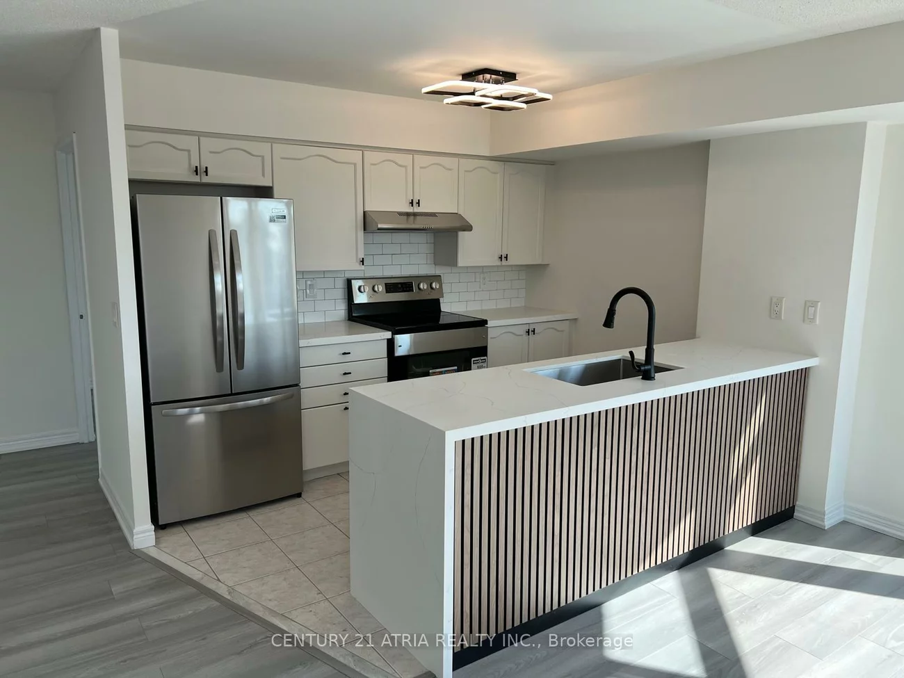 135, Pond, Commerce Valley, Markham