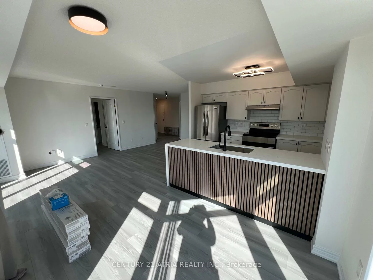 135, Pond, Commerce Valley, Markham