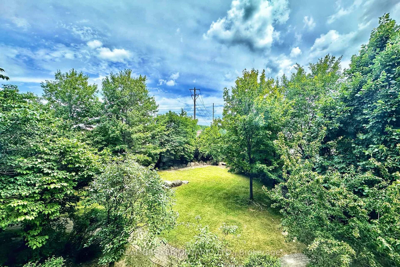 135, Pond, Commerce Valley, Markham
