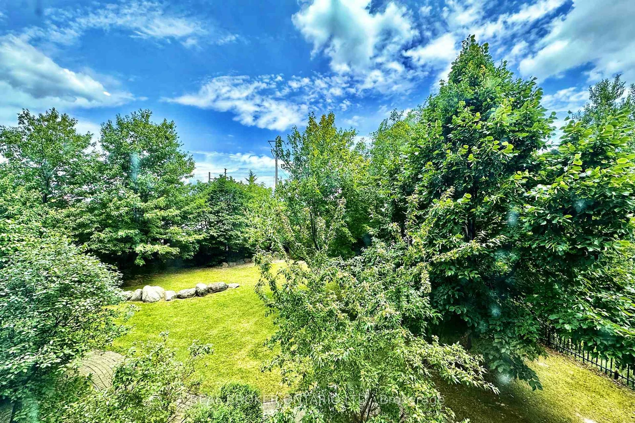 135, Pond, Commerce Valley, Markham